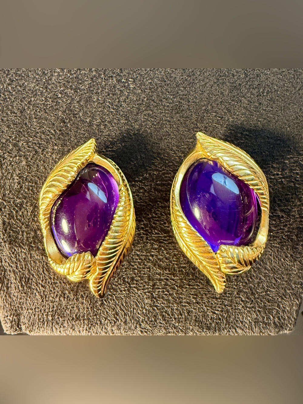 Vintage Trifari Gold Tone Purple Glass Statement Clip On Earrings